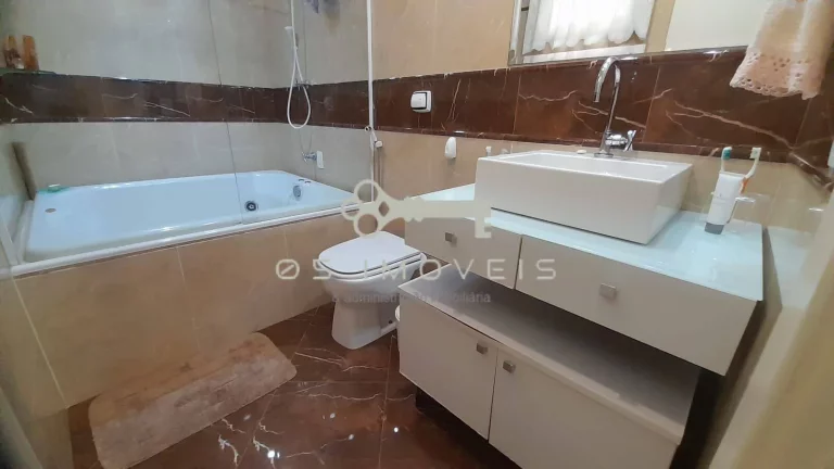 Imagem Apartamento à venda na Praia da Enseada com 4 dormitórios e 2 suítes