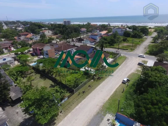 Imagem Excelente imóvel com 2 terrenos (24x32) pertinho da praia!