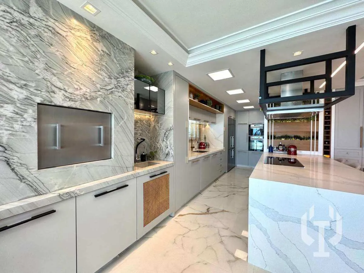 Imagem Apartamento Frente Mar Finamente Mobiliado e Decorado, com 4 Suítes, em Itapema.