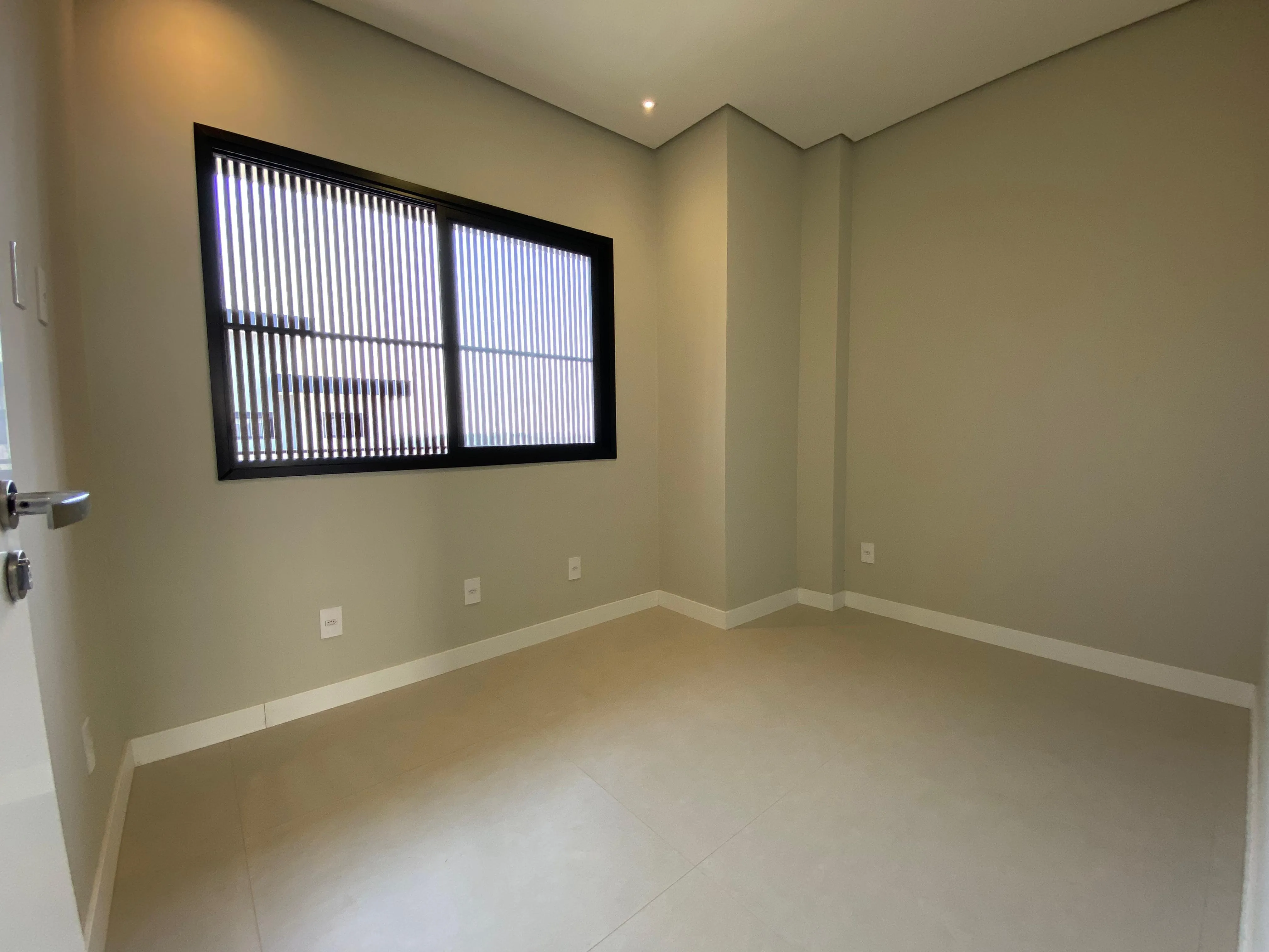 Imagem Residência de Elegância Única: Casa Exclusiva no Alphaville com Design Sofisticado e Área de Lazer Impecável