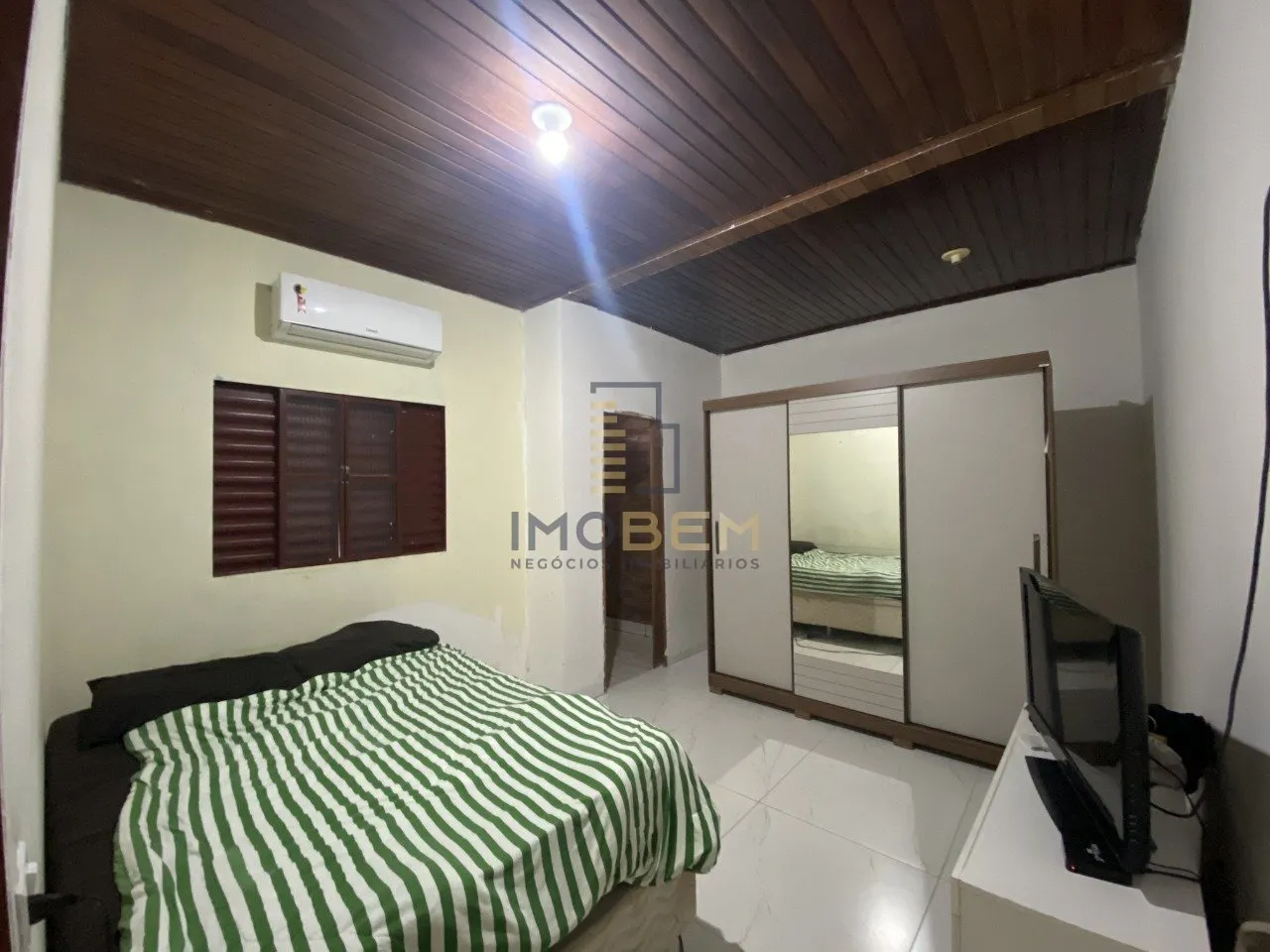 Imagem Linda casa disponível para venda no Setor Comercial de Sinop. 

Com 120 m² de área total, esta im...