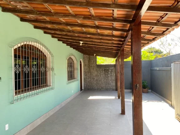 Imagem LINDA CASA COM 3 QUARTOS E 1 SUÍTE A VENDA COM PISCINA NA PRAIA DO MORRO GUARAPARI-ES