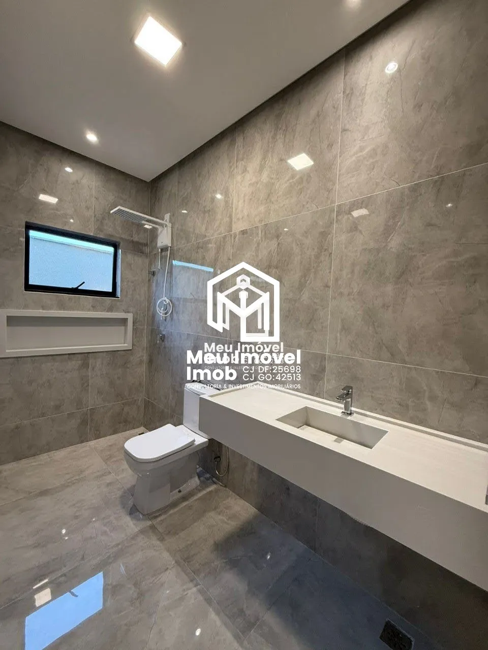Imagem Casa Alto Padrão 3 Quartos 1 Suíte 4 Vagas 207m² Luziânia/GO