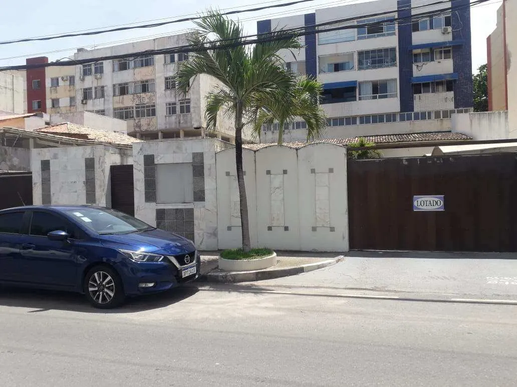 Foto do imóvel Terreno para venda em Salvador, Costa Azul, 700m2 em Rua Coronel Durval Mattos