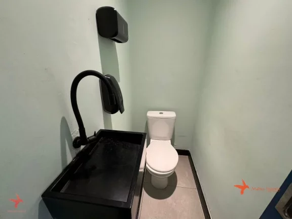 Imagem Casa Comercial à Venda em Pinheiros, São Paulo-SP: 5 Salas, 3 Banheiros, 1 Vaga de Garagem e 120m² de Área