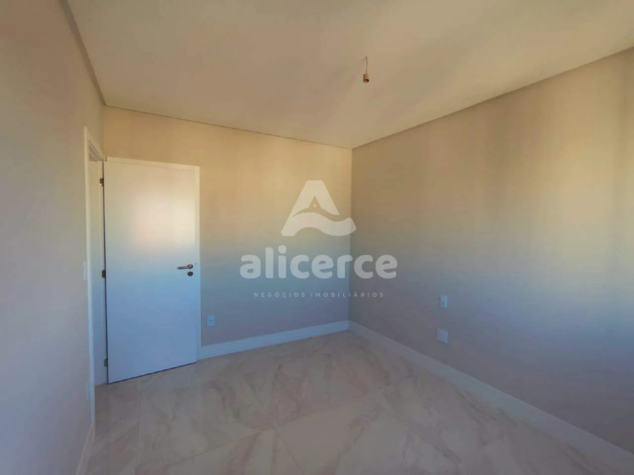 Imagem Apartamento elegânte e Confortável 89m2-2 Suítes, Sol da Tarde e Localização Privilegiada