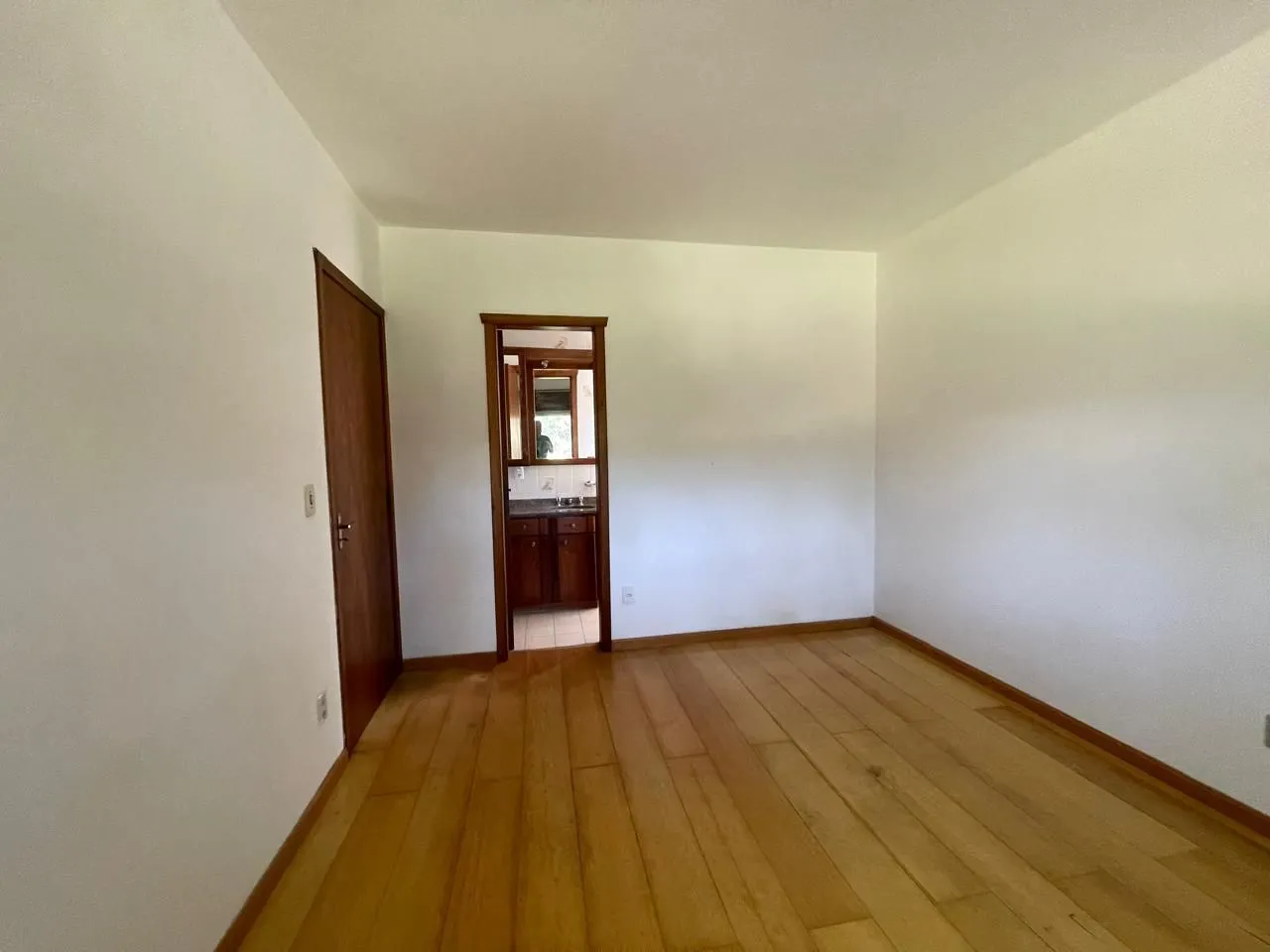 Imagem Apartamento com 02 dormitórios, 01 suíte, 74,53m2 privativos e 02 vagas de garagem cobertas!