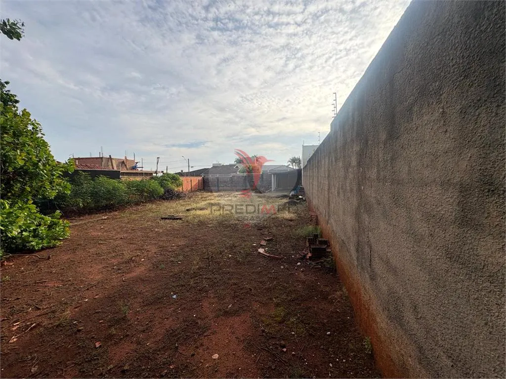 Imagem Lote/Terreno de 517m² no bairro Jardim Itamaraty, em Lençóis Paulista