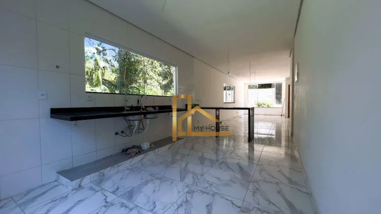 Imagem Casa nova com 4 suítes em meio a Natureza na Granja Guarani em Teresópolis-RJ