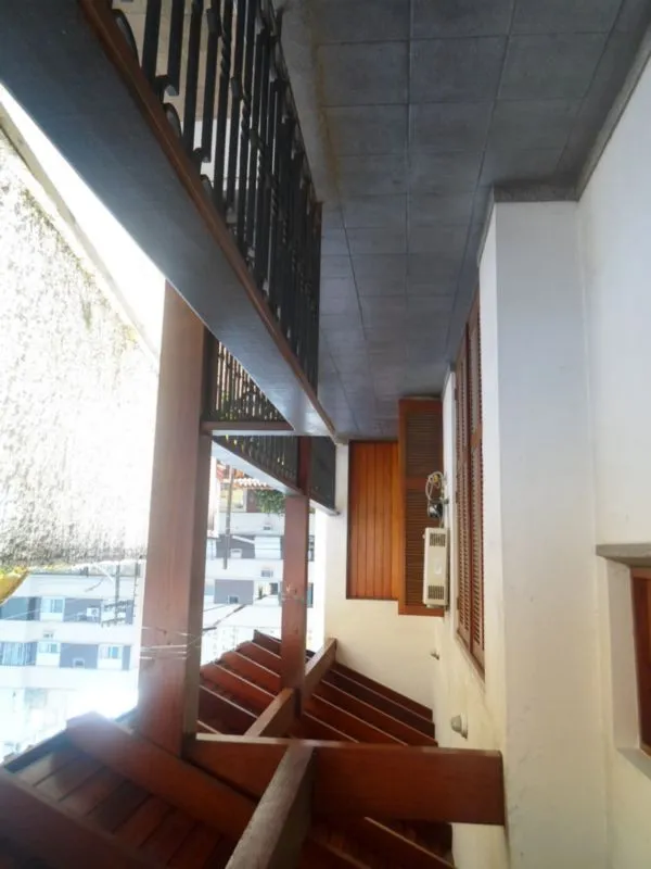 Imagem Casa para Venda - 400m², 6 dormitórios, sendo 2 suites, 5 vagas - Santo Antonio