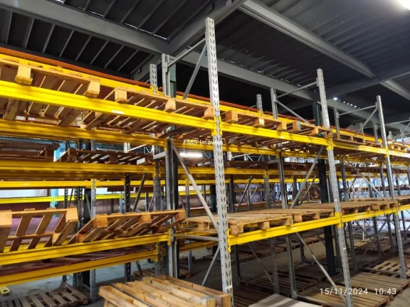 Imagem Galpão Comercial para Locação na Barra Funda, São Paulo-SP: 2 banheiros, 3 vagas de garagem, 600m² de Área