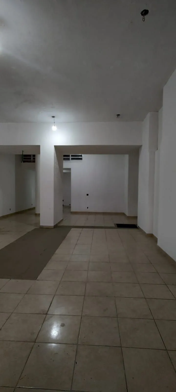 Imagem Sala Comercial térrea no Centro de Porto Alegre