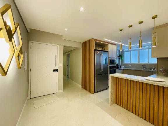 Imagem Belíssimo apartamento todo reformado FRENTE MAR-PORTEIRA FECHADA!