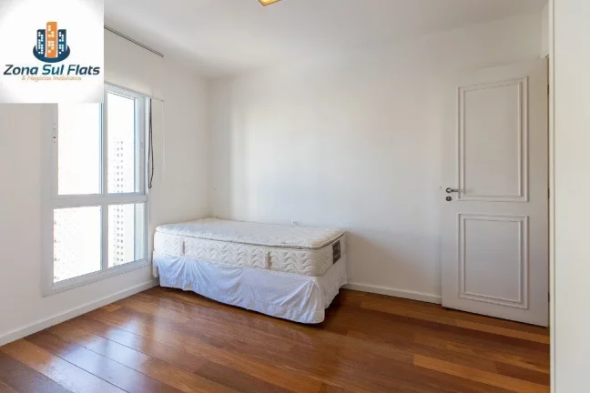 Imagem Apartamento Alto Padrão à Venda em Moema Com 3 Suítes, Varanda gourmet e 3 Vagas