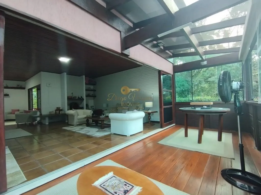 Imagem Casa em Condomínio para Venda em Teresópolis / RJ no bairro Granja Guarani