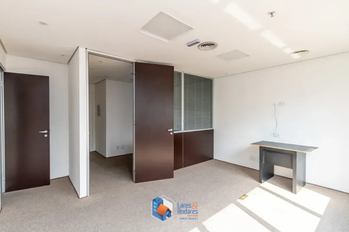 Imagem Conjunto comercial para venda em Jardim Paulista, 180m²