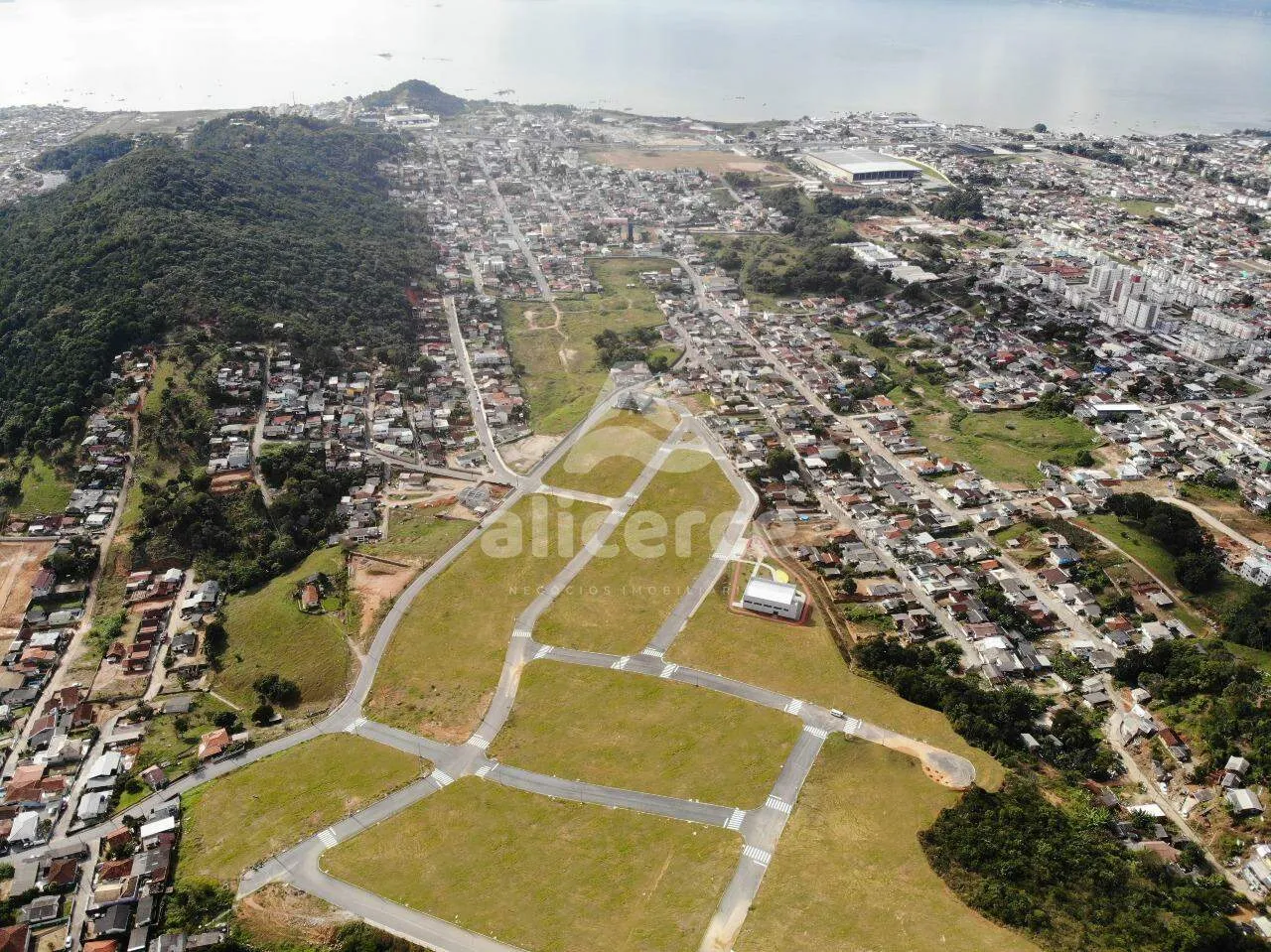 Imagem Terreno 485 m² no Residencial Altos do Jardim - Conforto, Lazer e Valorização por R$ 390 mil