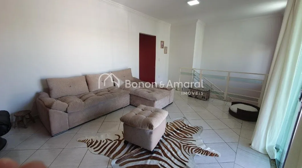 Imagem "Conforto e Segurança: Casa com 3 Dormitórios em Condomínio Fechado em Valinhos!"