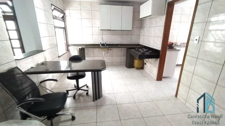 Imagem Casa a venda, 03 quartos c/suíte espaço nos fundos, área de lazer no Barreirinha/Abranches em Curitiba PR