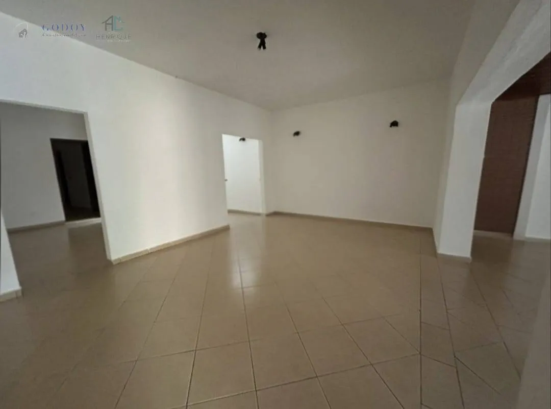 Imagem Casa Versátil para Negócios no São Benedito, Pindamonhangaba - SP