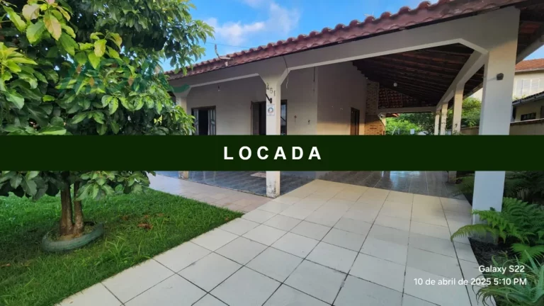 Foto do imóvel Aluguel mensal - Casa com piscina no balneário Princesa do Mar