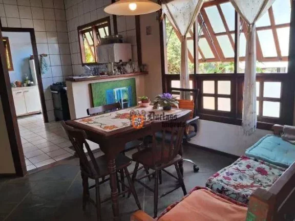 Imagem Casa com 6 dormitórios à venda, 224 m² por R$ 1.100.000,00 - Alpes da Cantareira - Mairiporã/SP