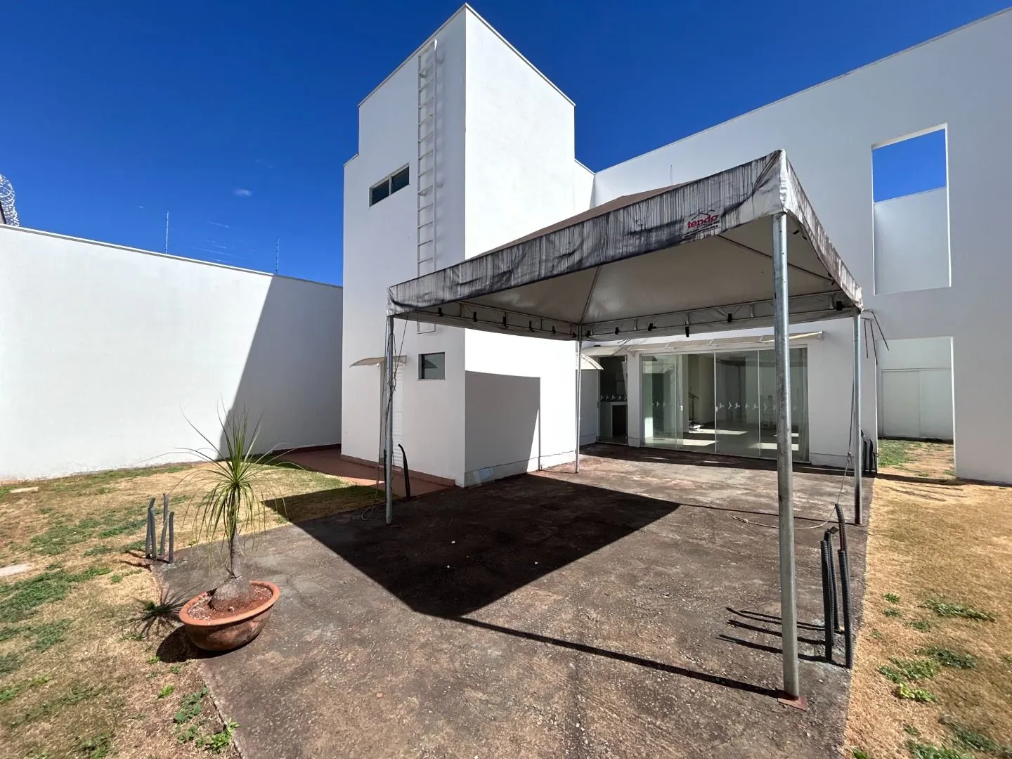 Imagem Casa com 5 dormitórios, 266 m² - venda por R$ 2.100.000,00 ou aluguel por R$ 5.500,00/mês - Alto dos Caiçaras - Patos de Minas/MG