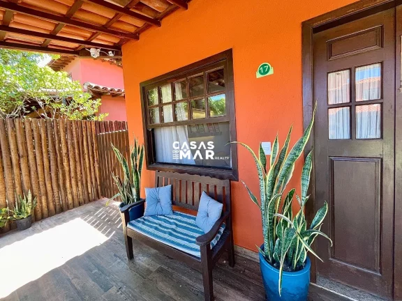 Imagem Excelente Casa em Condomínio, a poucos pasos da praia, Búzios-RJ: 4 Quartos, 3 Suítes, 2 Vagas de Garagem