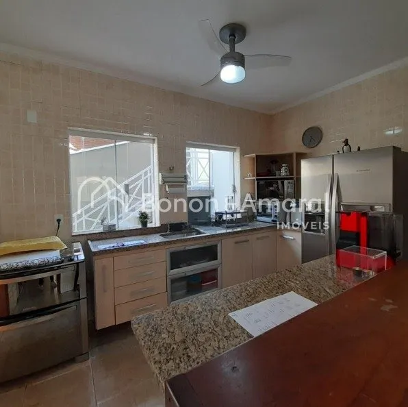 Imagem Casa à venda com 3 Quartos e 3 Banheiros por R$ 1.400.000 em Campinas - SP