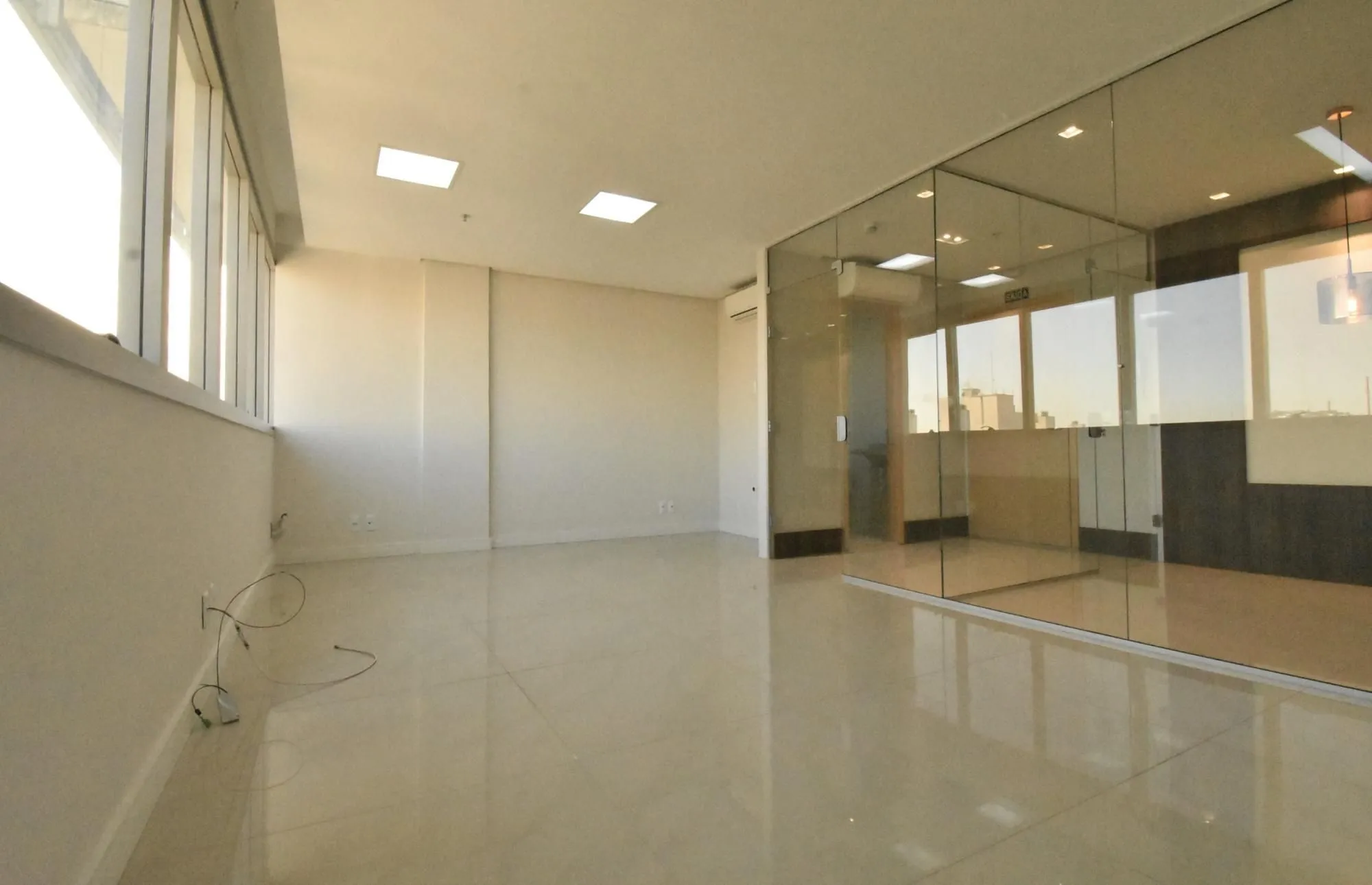 Imagem Linda Sala Comercial no Condomínio Getúlio Vargas Prime Ofices