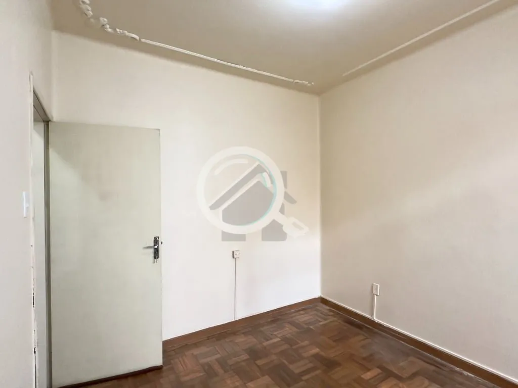 Imagem Apartamento de 80m², 3 dormitórios, sendo 1 com sacada, peças ampla, living para 2 ambientes, coz...