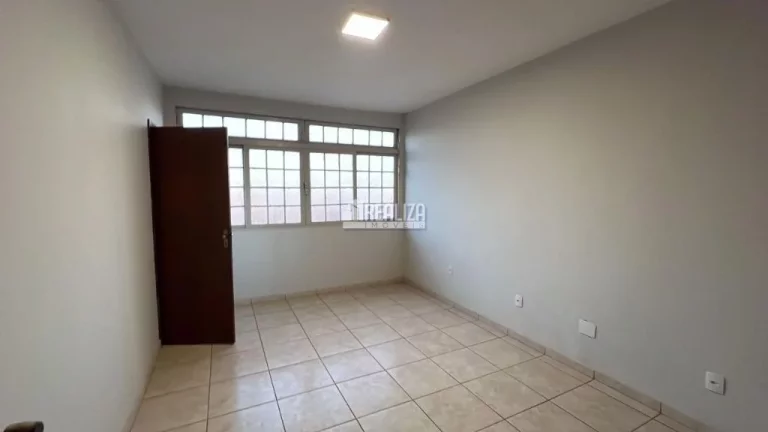 Imagem Apartamento à venda no Condomínio Edifício Vanessa em Uberaba - 3 dormitórios, suíte e garagem coberta