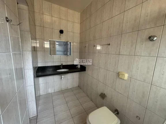 Imagem Casa de 3 dormitórios à venda no bairro Fabrício em Uberaba