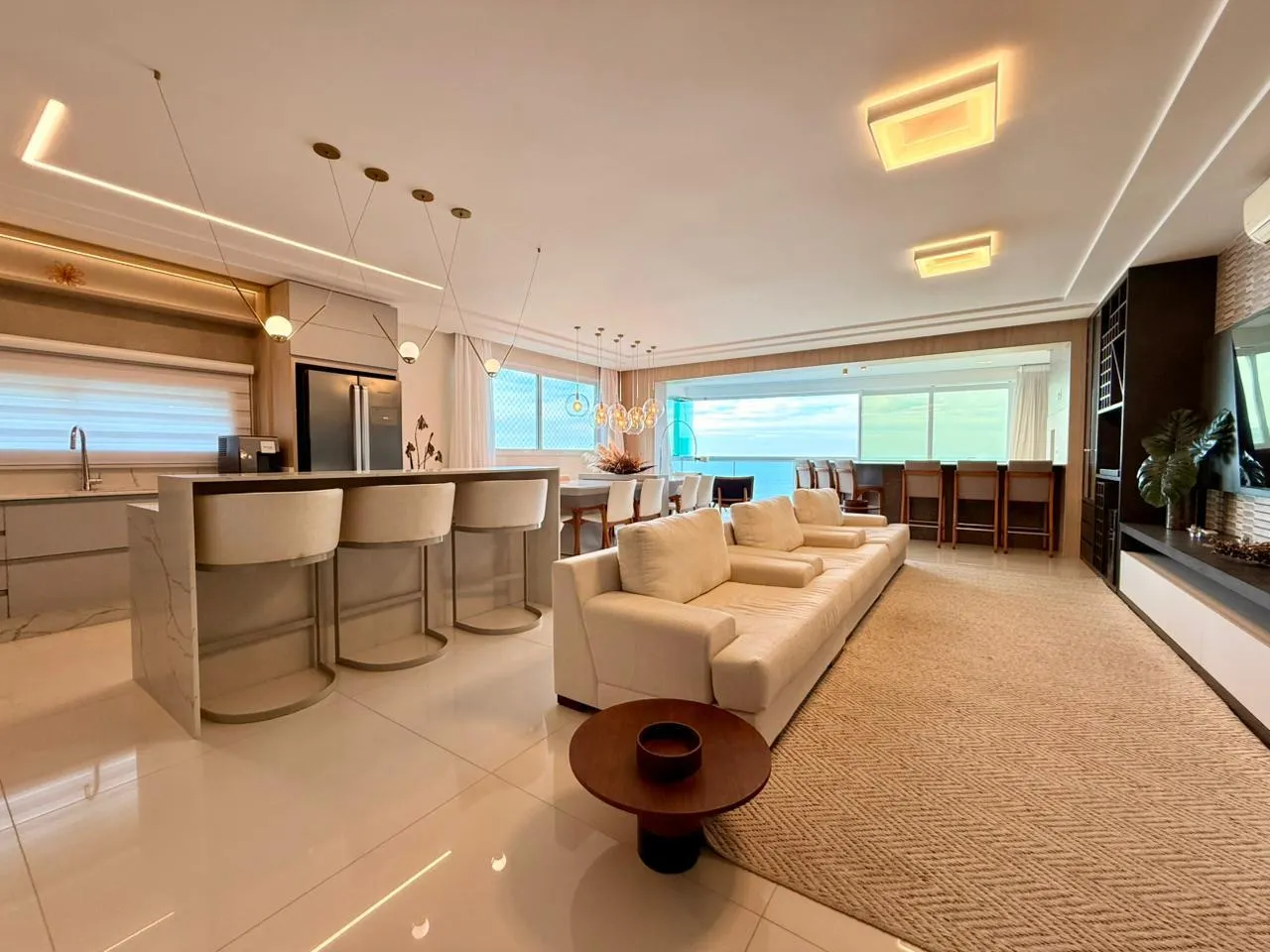 Imagem Apartamento com vista para o mar à venda com 200m2 por R$ 9.300.000,00