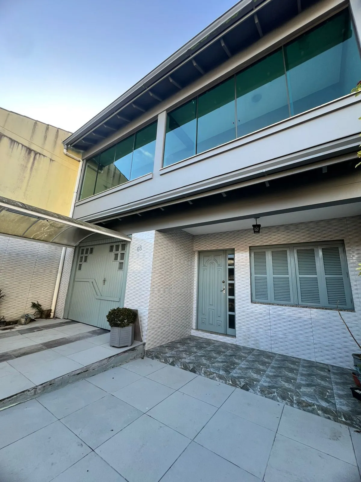 Imagem Casa à venda com 215m² na Hípica, 3 quartos sendo 1 suíte e 2 vagas
