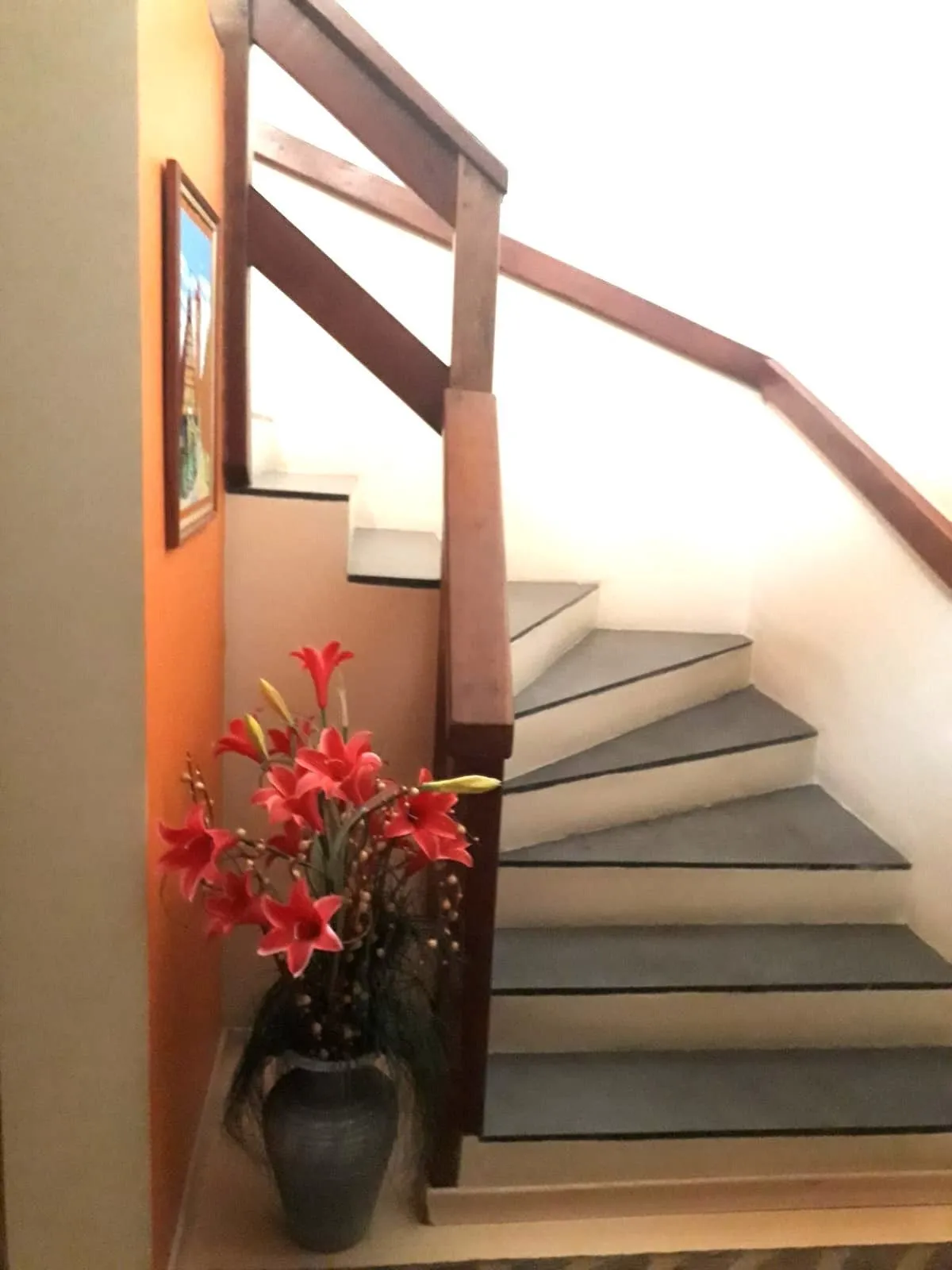 Imagem Casa sobrado no bairro Auxiliadora de 3 dormitórios e 3 vagas