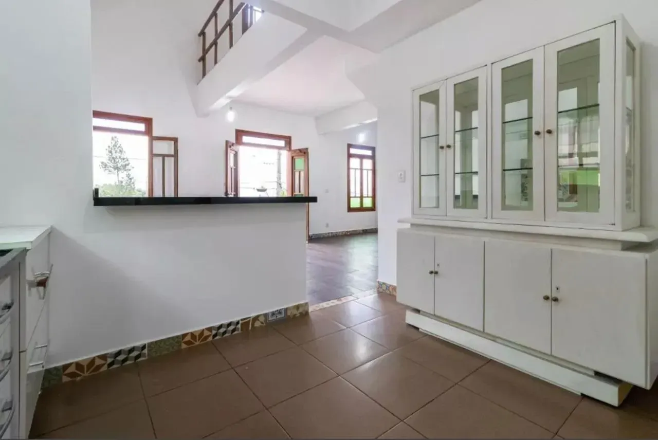 Imagem Casa com 3 Quartos à Venda, 360 m² em Alphaville - Santana de Parnaíba