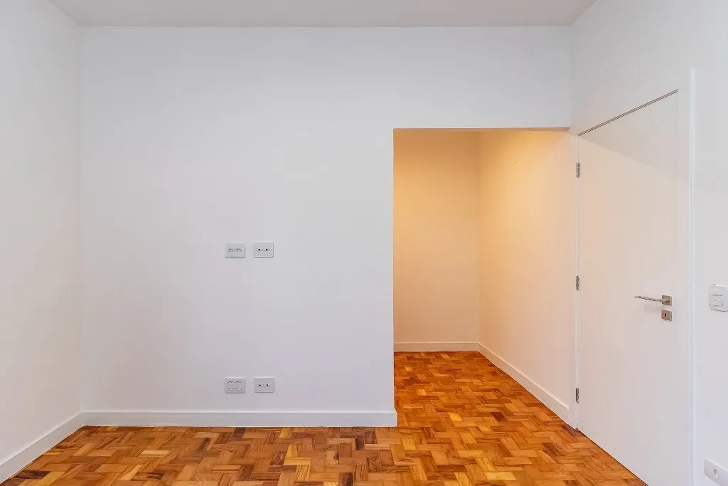 Imagem Apartamento à venda em Higienópolis, São Paulo-SP: 3 quartos, 2 suítes, 2 banheiros, 2 vagas, 230m² de área.