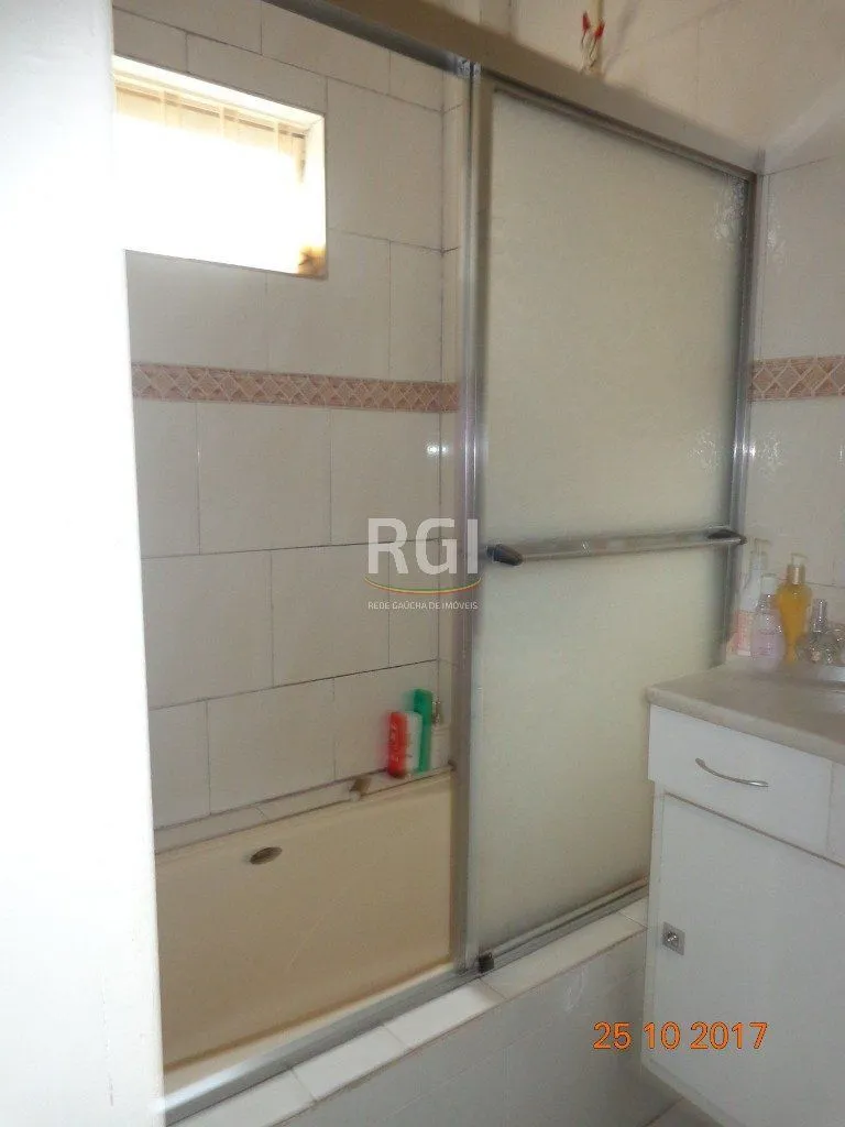 Imagem Casa para Venda - 380m², 2 dormitórios, sendo 1 suites, 1 vaga - Nonoai