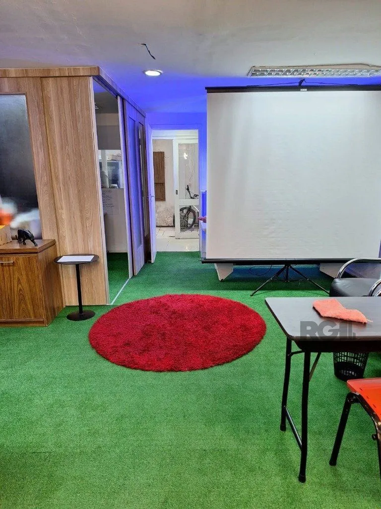 Imagem casa misto -7 salas - 325,12 m² - Menino Deus