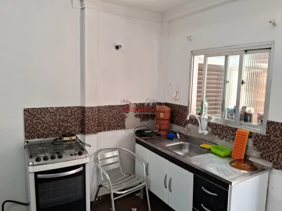 Imagem Apartamento térreo de fundos de 1 dormitório para reforma em Santos no Embaré à venda por R$ 325.000,00