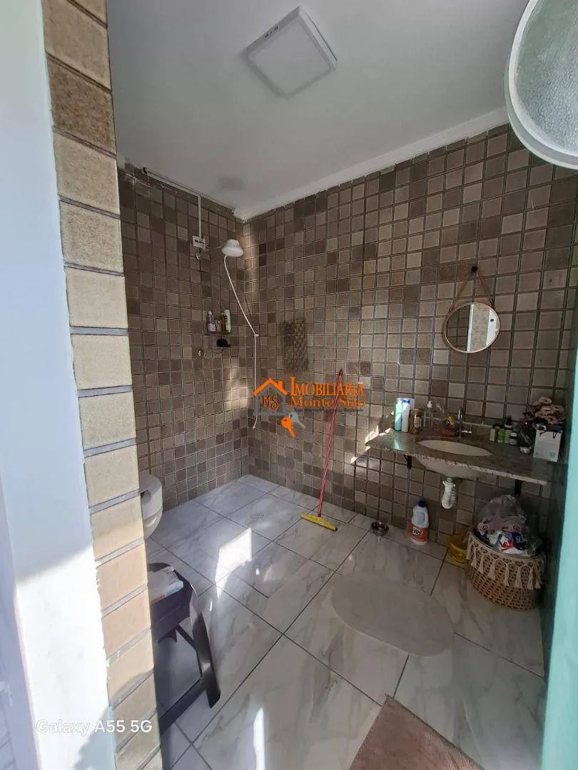 Imagem Sobrado com 3 dormitórios à venda, 188 m² por R$ 650.000,00 - Vila Galvão - Guarulhos/SP