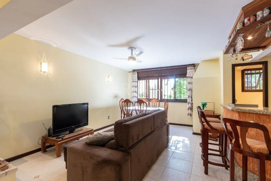 Imagem Casa para Venda - 308.25m², 3 dormitórios, sendo 1 suites, 5 vagas - Cristal