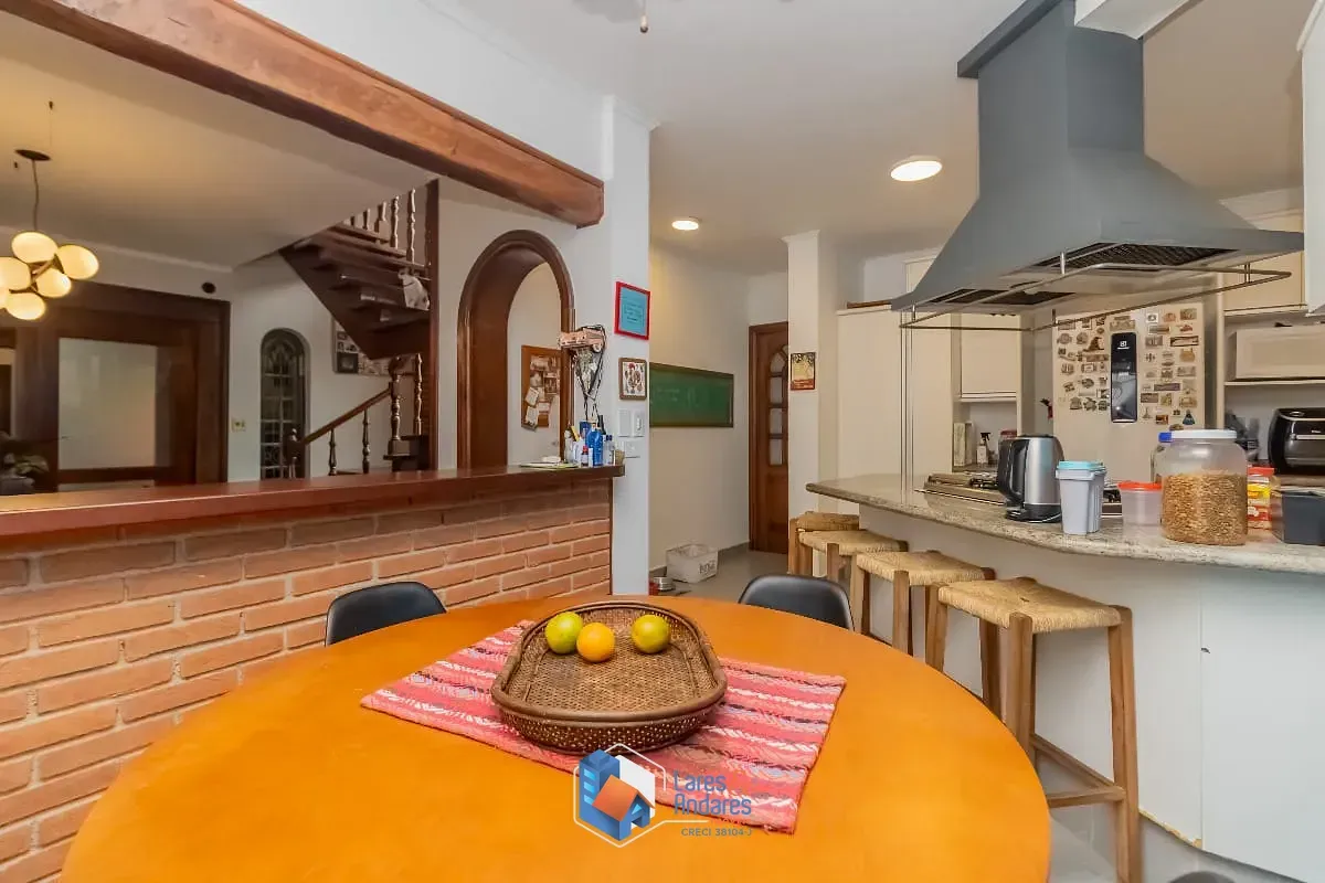 Imagem Casa no condomínio Clube Castelo para venda com 3 quartos, sendo 2 suítes, 306m²