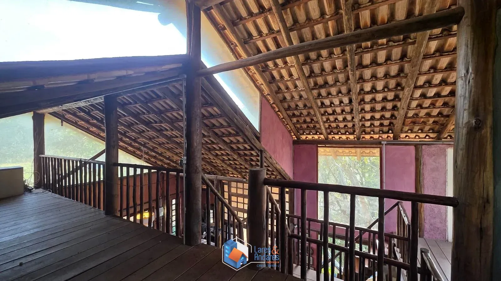 Imagem Casa Rústica - um verdadeiro refúgio de harmonia e luz, onde cada detalhe convida a viver o essencial.