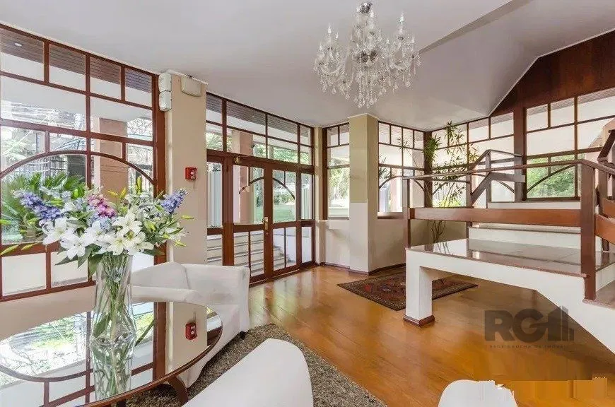 Imagem Vende-se luxuoso apartamento 4 quartos com 4 suítes, 2 vagas coberta, dependência completa, próximo da Encol - 306m² - Auxiliadora