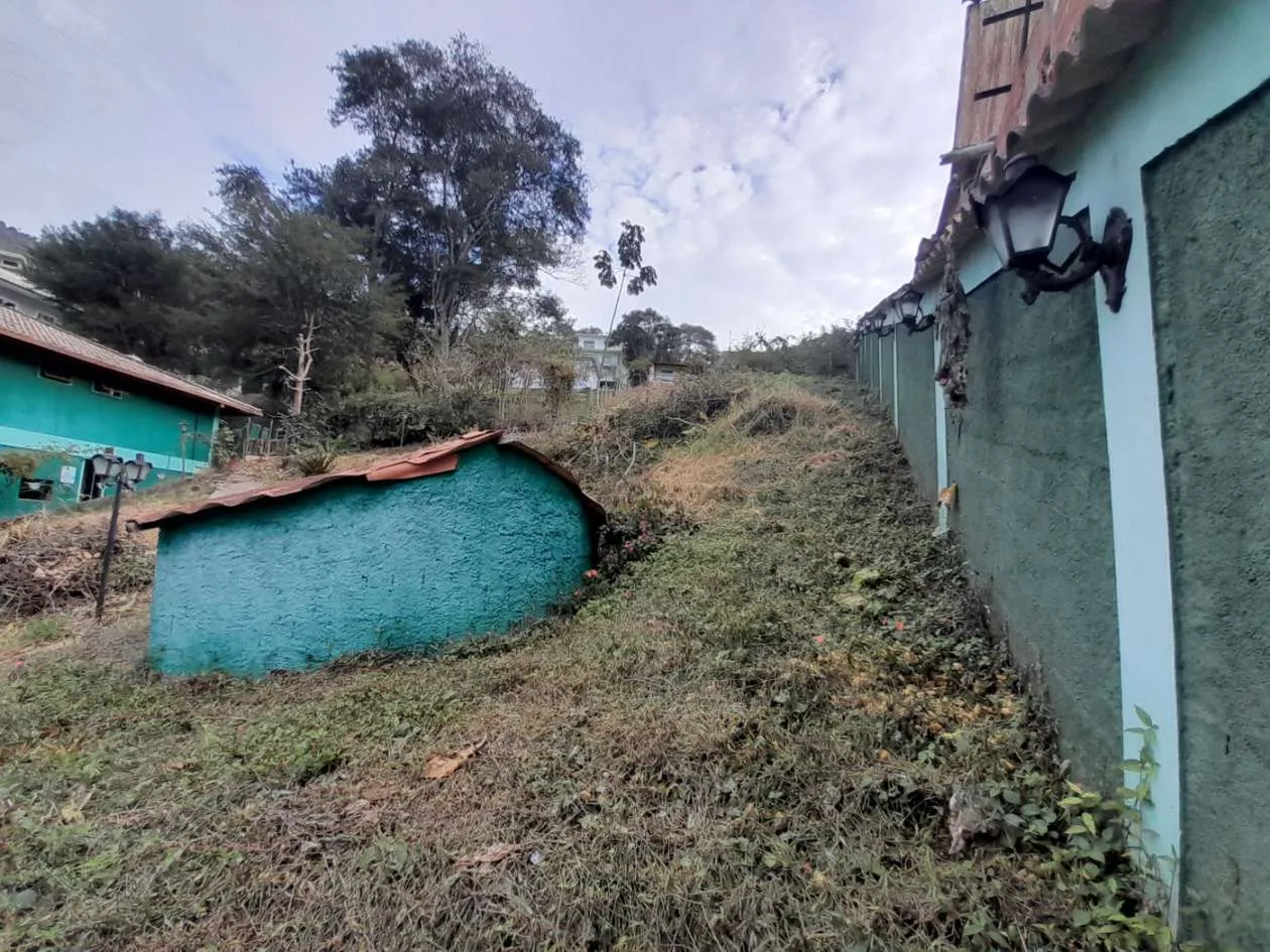 Imagem Terreno em Condomínio para Venda em Teresópolis / RJ no bairro Albuquerque