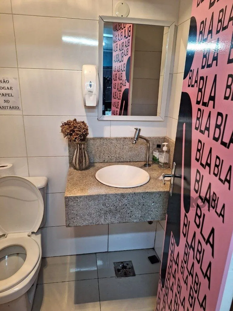 Imagem casa misto -7 salas - 325,12 m² - Menino Deus