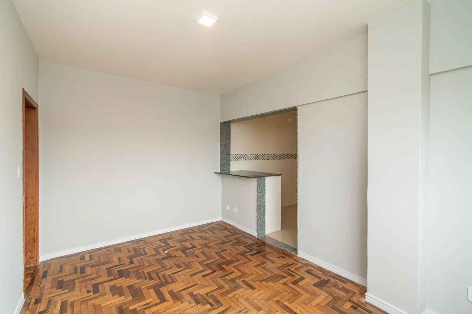 Imagem Apartamento 2 dormitorios, no Menino Deus reformado