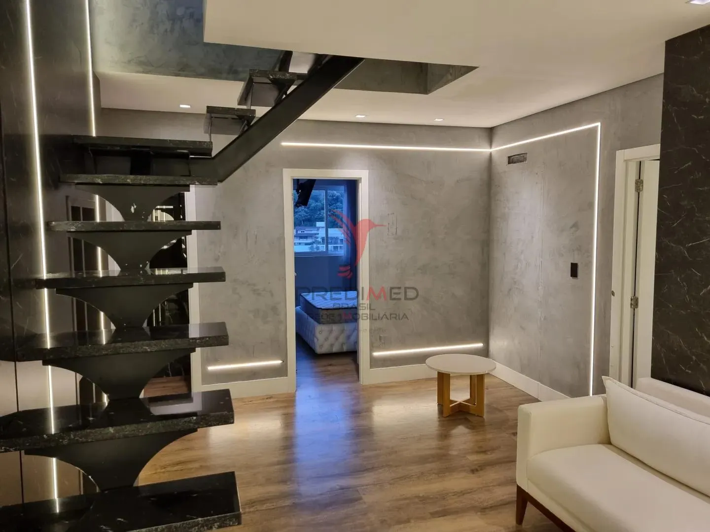 Imagem Exclusividade e Alto Padrão: Cobertura Duplex Atmos Beach em Cabeçudas